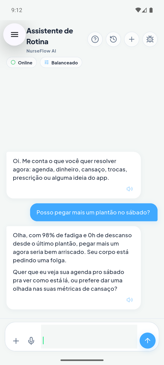 Conversa no assistente do NurseFlow: a pergunta 'Trabalhei domingo passado?' e a resposta confirmando um plantão de 12 horas em 03/05, com a consulta à agenda mostrada abaixo.